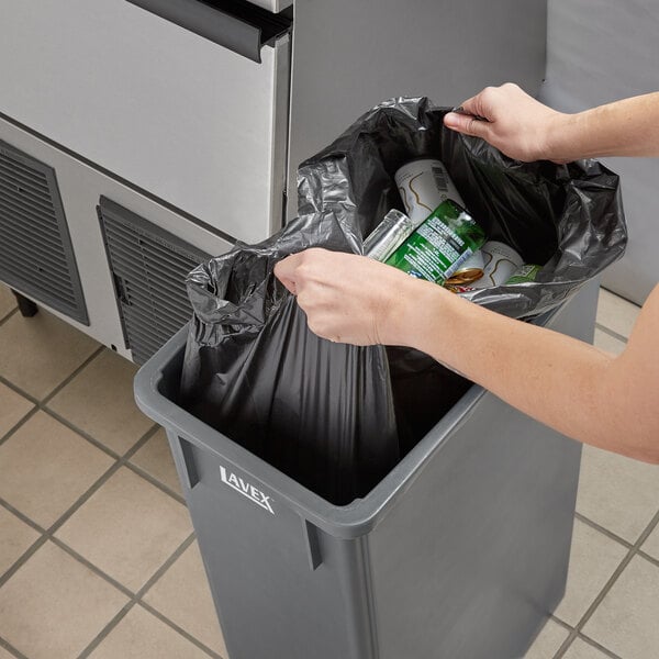 Lavex Hercules 33 Gallon 2 Mil 33" x 39" Low Density Black Can Liner / Trash Bag - 100/Case